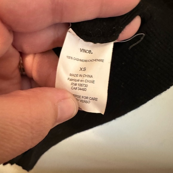 Vince Cashmere Batwing Sweater Size XS‎ Style 72141 - Picture 3 of 4